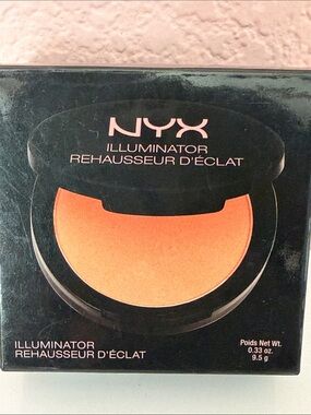 NYX Illuminator Highlighter - Peachy Orange Glow